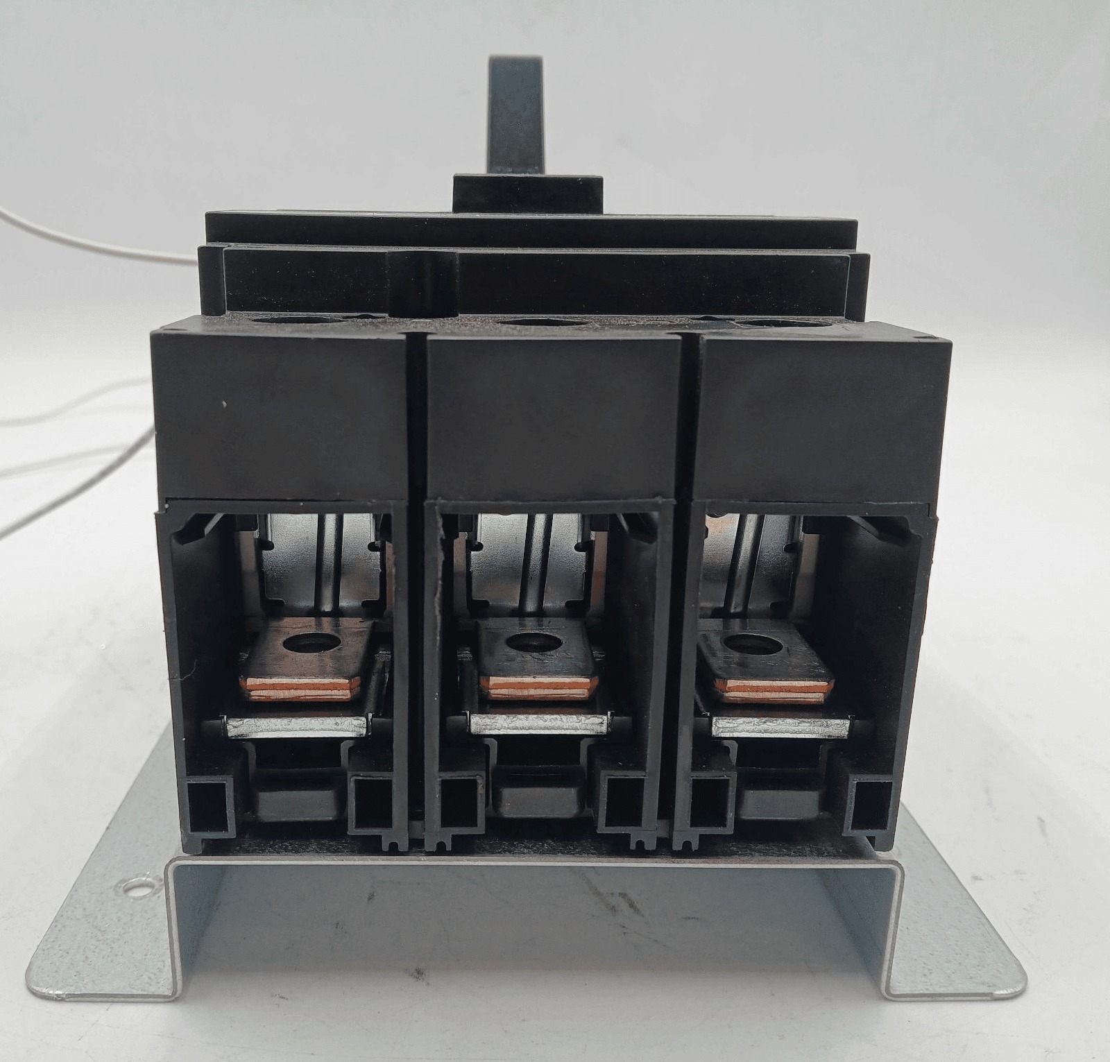 250 Amps, Square D #JJL36250, Circuit Breaker, 3-Pole, 600 Volts, Shunt Trip - Image 4