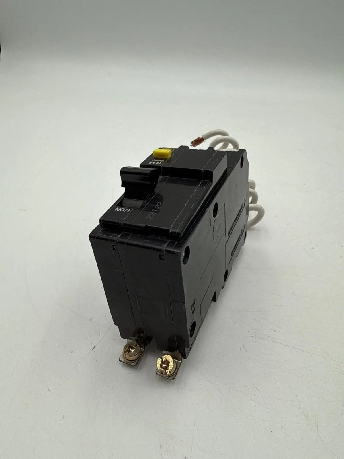 15 Amps, Square D #QOB215GFI, Circuit Breaker, 2-Pole, 240/120 Volts, 10kA, Bolt-On - Image 5