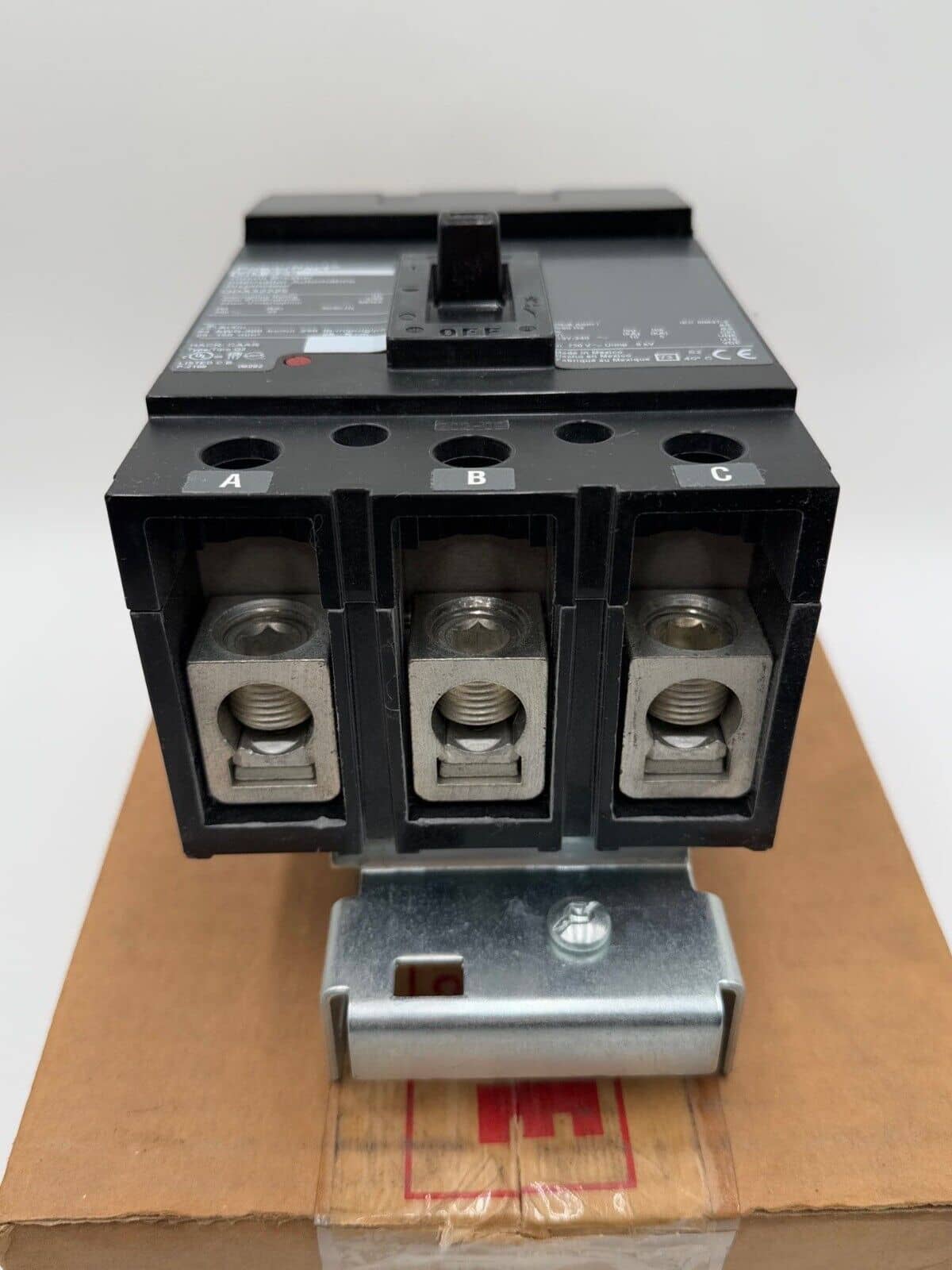 225 Amps, Square D #QDA32225, I-Line Circuit Breaker, 3-Pole, 240 Volts, NEW - Image 3
