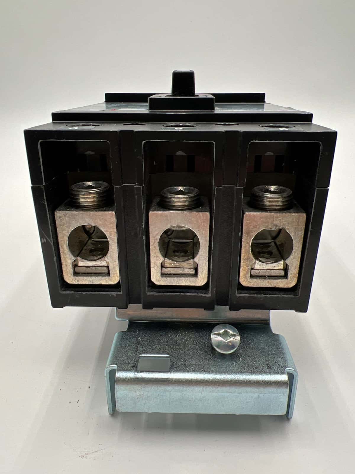 225 Amps, Square D #QDA32225, I-Line Circuit Breaker, 3-Pole, 240 Volts (2 available) - Image 6