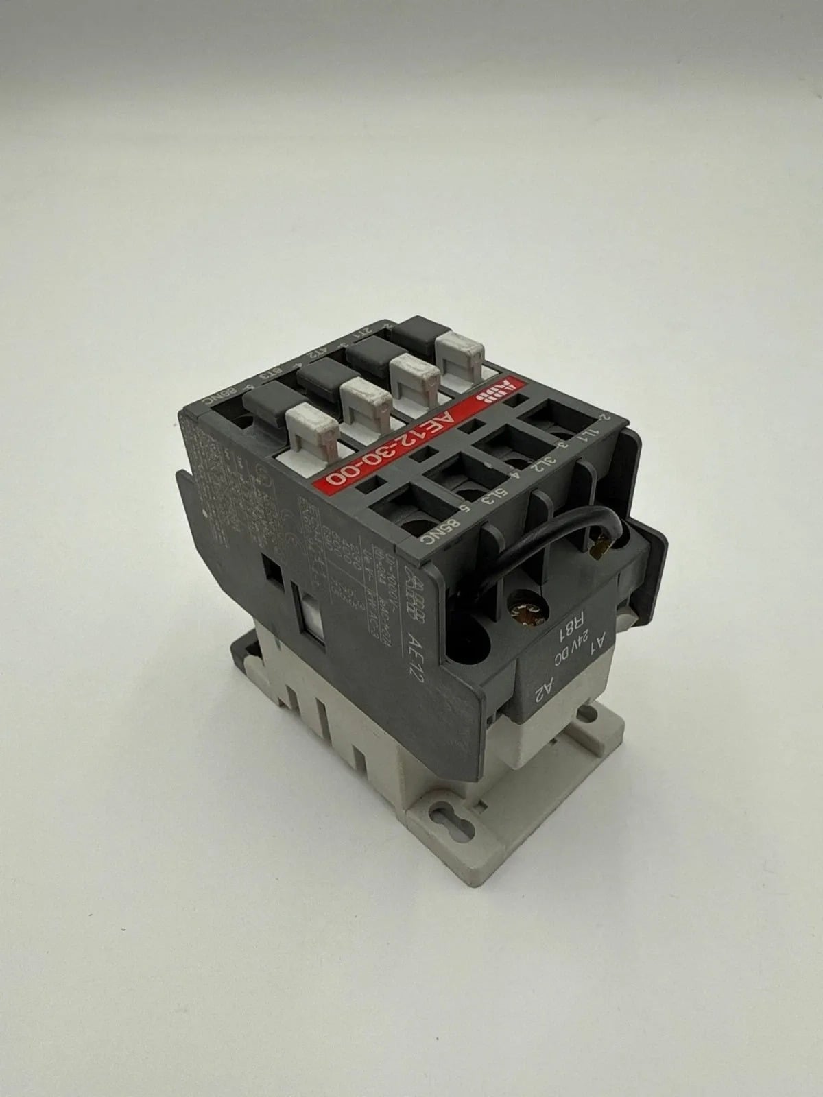 25 Amp. ABB #AE12-30-00, Contactor, 3-Pole, 600 Volts, 3PH, 10 HP Coil, 24VDC DIN Rail Mount - Image 5