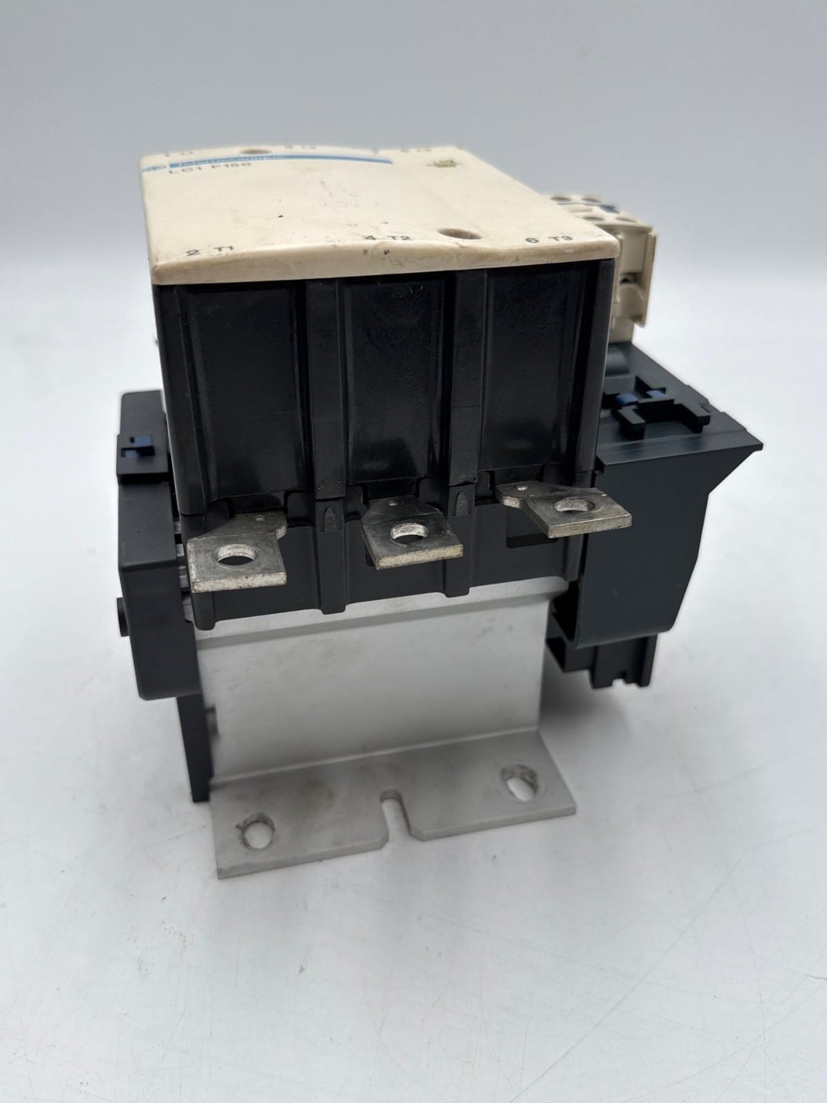 150 Amp. Telemecanique #LC1F150, Contactor, 3-Pole, 440 Volts, 3PH, 127 Volts Coil, 40-400 Hz., LX9FF127 - Image 3