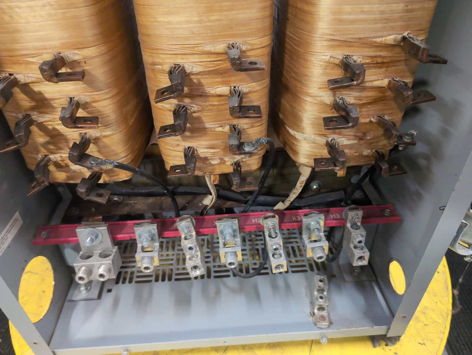 112.5 KVA 480 Primary, 208/120 Secondary, Eaton #V48M28T12CUEE, Dry Type Transformer, 3 Phase, NEMA 1 - Image 3