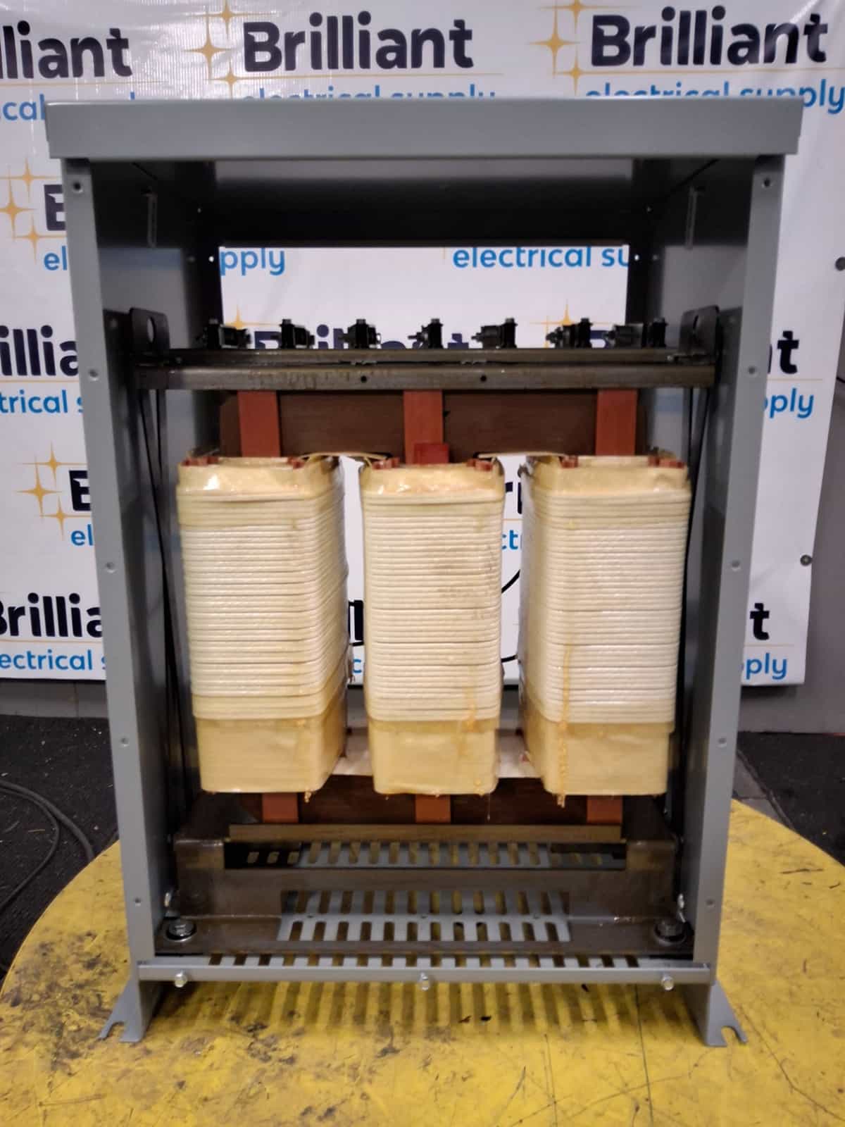 45 KVA 240 Primary, 208/120 Secondary, General Electric #9T10A1613, Dry Type Transformer, 3 Phase, NEMA 3R - Image 6
