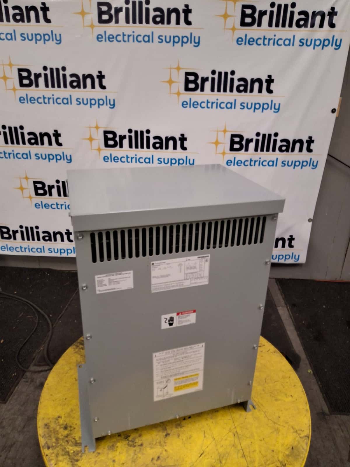45 KVA 240 Primary, 208/120 Secondary, General Electric #9T10A1613, Dry Type Transformer, 3 Phase, NEMA 3R - Image 7