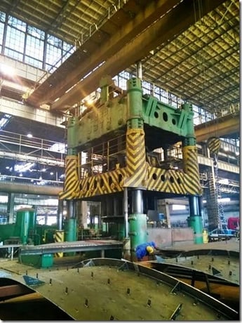 4000 Ton, CCCP hydraulic press, (2) 49.2" strokes, 147.6" daylight, 98.45" SH - Image 9