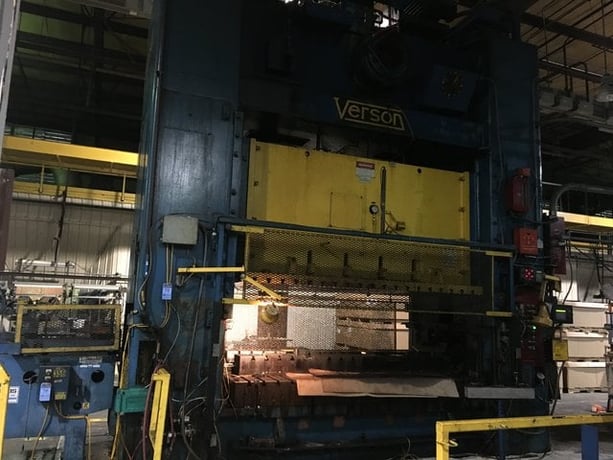 600 Ton, Verson #S2-600-120-72T, 10" stroke, 46" Shut Height, 120" x72" bed, 12" ram adj., air cushion - Image 1