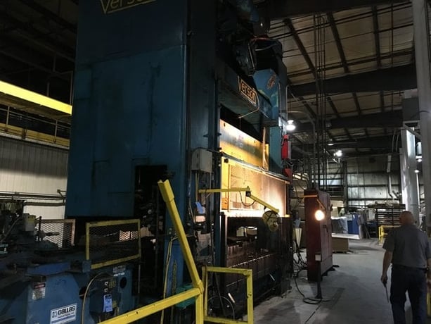 600 Ton, Verson #S2-600-120-72T, 10" stroke, 46" Shut Height, 120" x72" bed, 12" ram adj., air cushion - Image 4