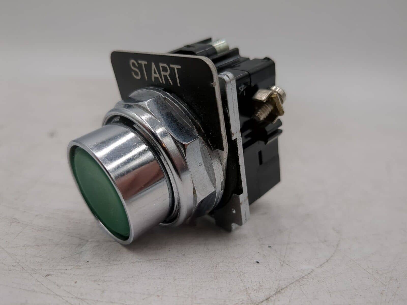 Cutler-Hammer #10250T53, Contact Block Start Button - Image 5