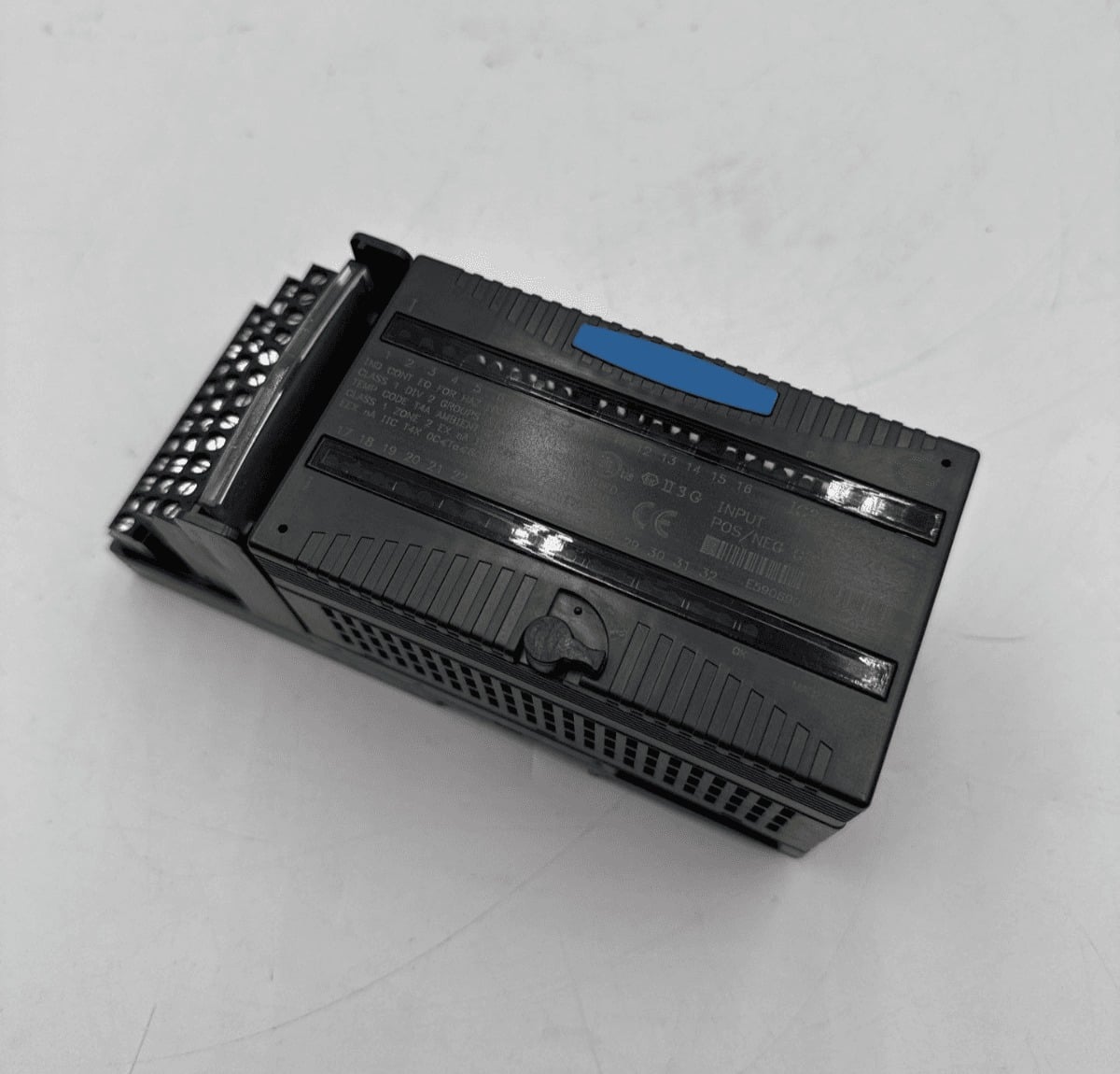 GE Fanuc #IC200MDL650G, VersaMax Input Module 24VDC 32 Point With Base - Image 1
