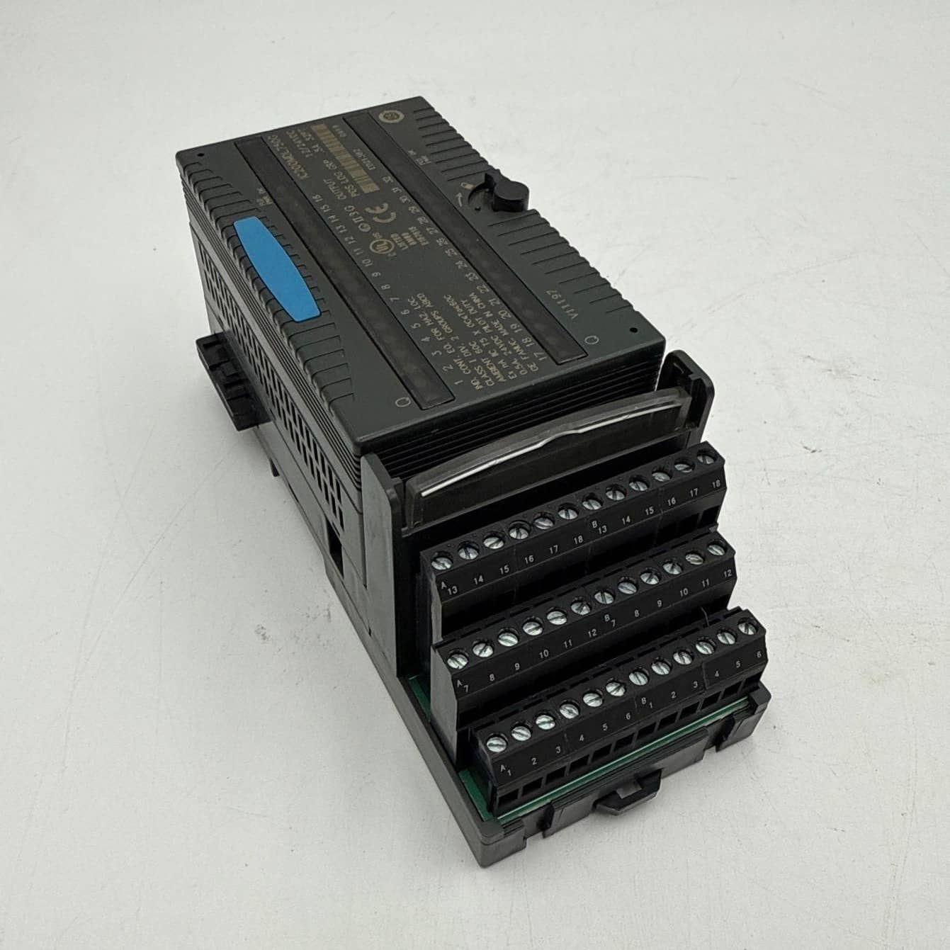 GE Fanuc #IC200MDL750G, VersaMax Output Module, 0.5 Amp, 32 Point 12/24VDC - Image 4