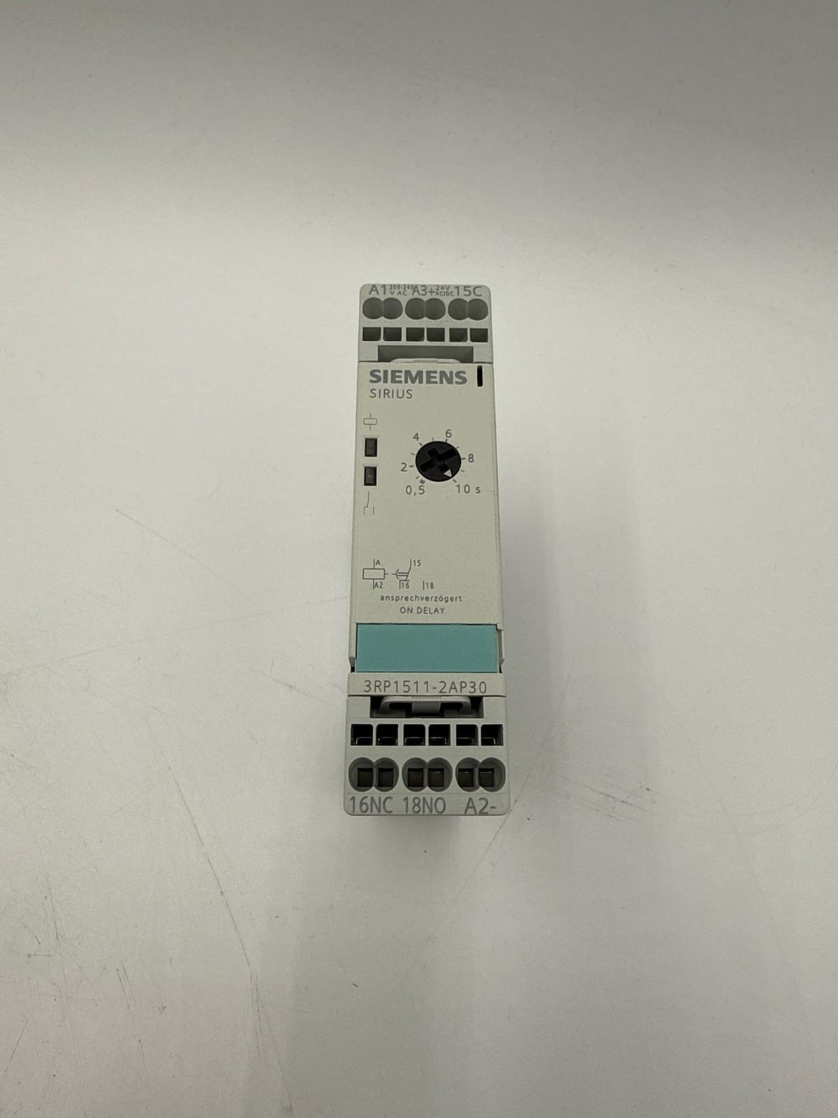 Siemens #3RP1511-2AP30, Timing Relay 0.5-10 SEC, 200-240 Volts, 24VDC, NEW - Image 2