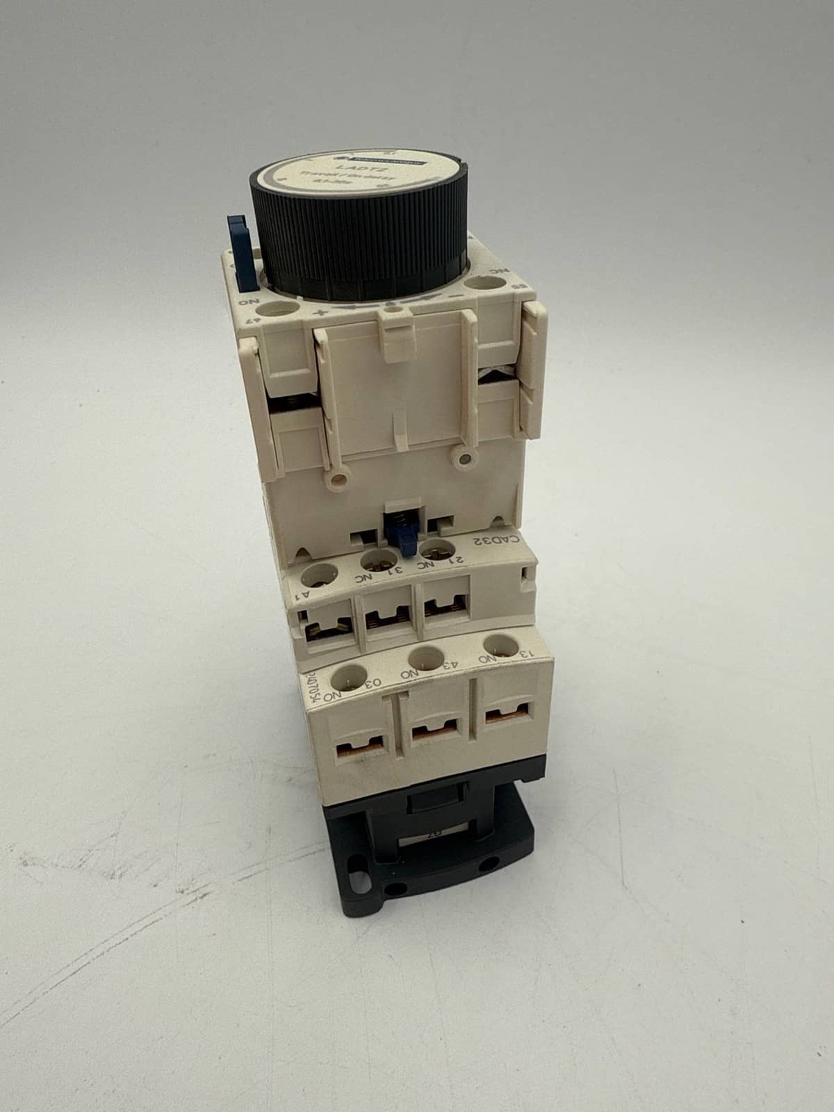 Telemecanique #CAD32G7, Contactor, 10 Amp, 600 Volts, 3-Pole, 120 Volts Coil, Time Delay Relay LADT2 - Image 4