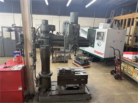 3.3'-7.8" Arboga, radial drill, #4MT, 6.69" spindle travel, 1900 RPM, 4 automatic feeds, 1.18" tapping, vise - Image 6
