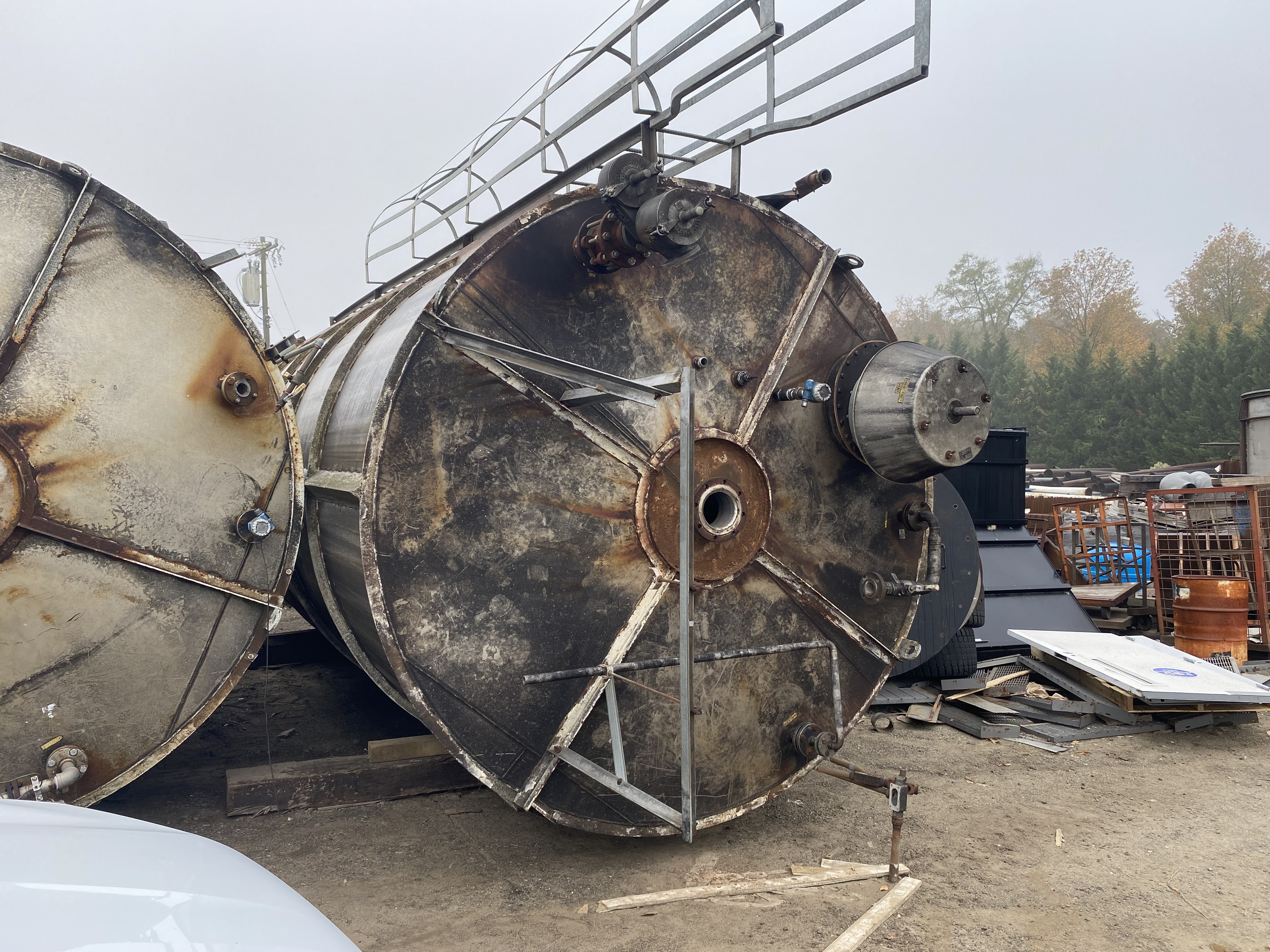 10,000 gallon Stainless Steel Vertical Storage Tank, 110" diameter x 240" straight side, cone top & bottom - Image 2