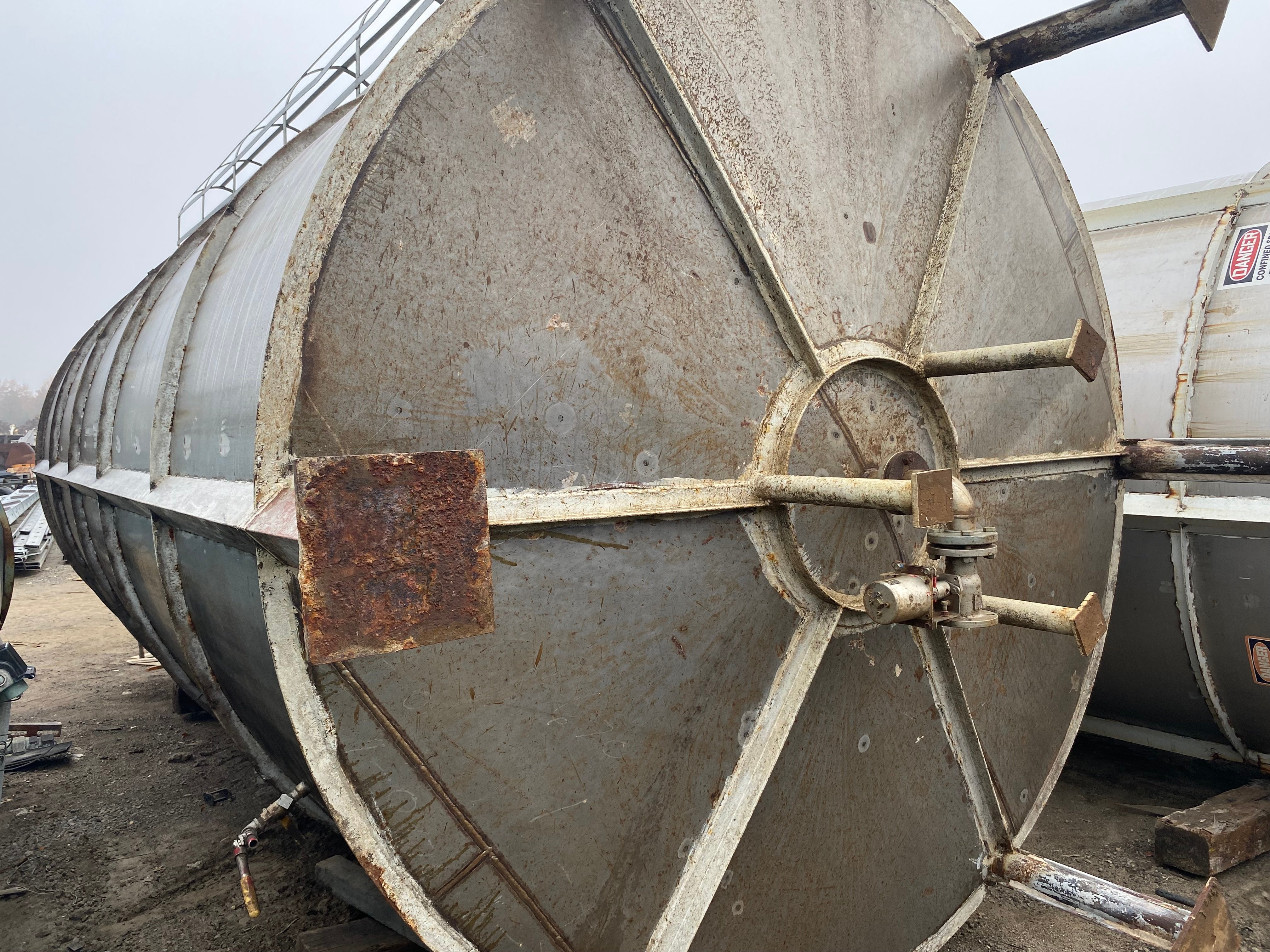 10,000 gallon Stainless Steel Vertical Storage Tank, 110" diameter x 240" straight side, cone top & bottom - Image 4