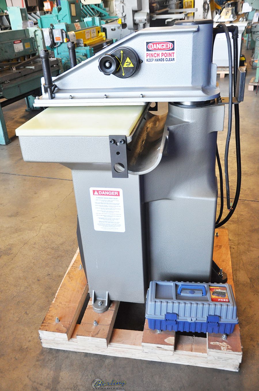 22 Ton, Apmc #APM-SA22, 3.54 stroke, hydraulic clicker press, quick height adj., dual joystick Control, New - Image 8
