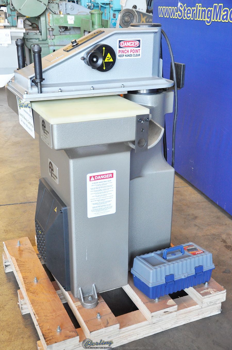 22 Ton, Apmc #APM-SA22, 3.54 stroke, hydraulic clicker press, quick height adj., dual joystick Control, New - Image 9