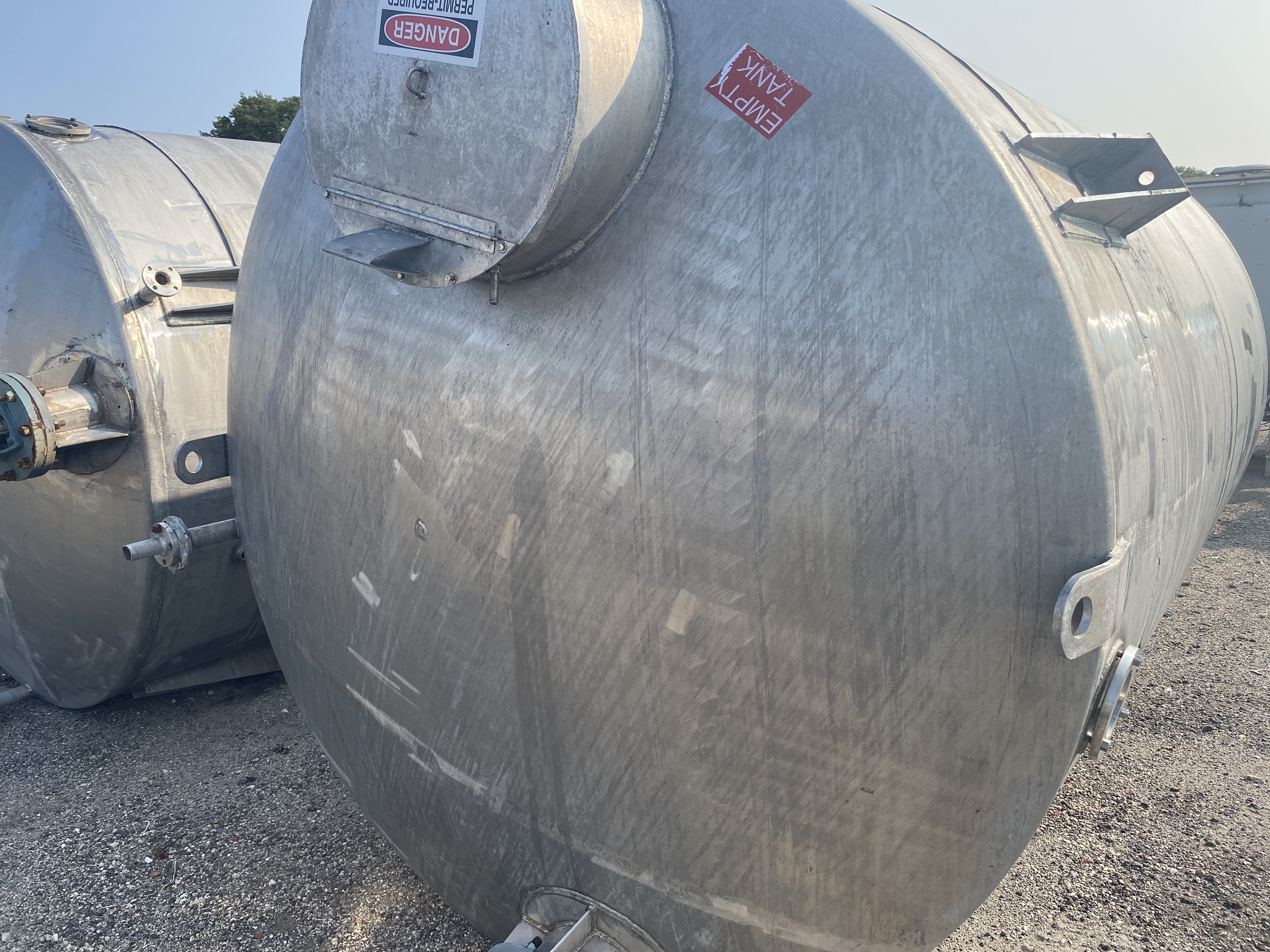 4000 gallon Lee Metal Products #4521DBCTT, 304 Stainless Steel Vertical Mix Tank, 96" diameter x 132" - Image 6