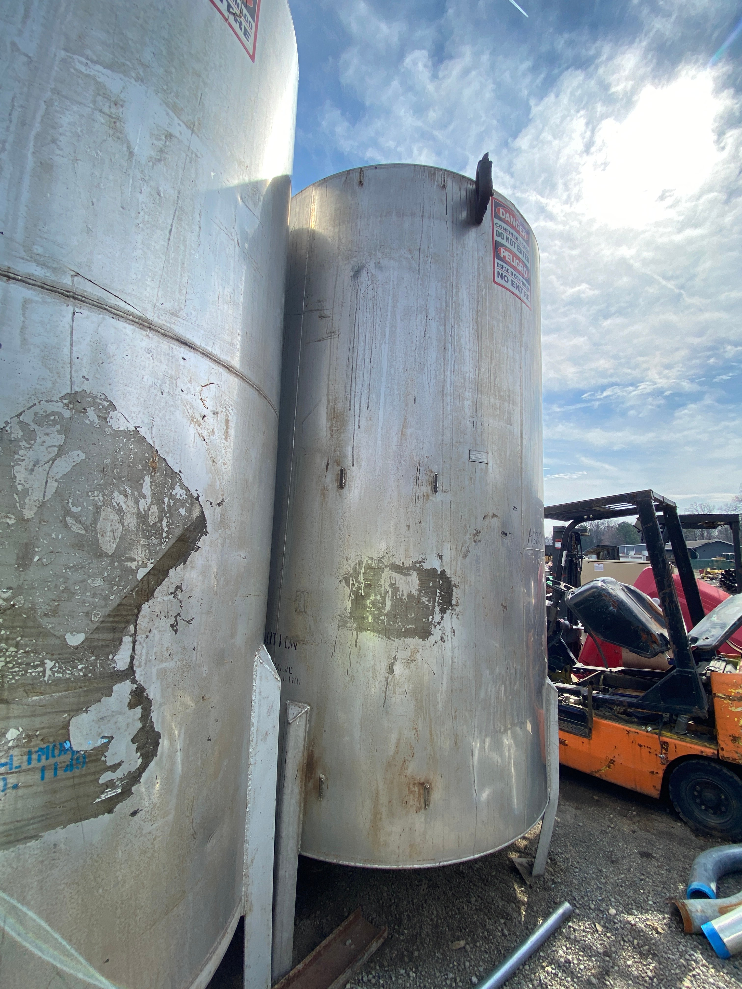2400 gallon Bendel, 304 Stainless Steel Vertical Tank, 76" diameter x 120" straight side, dished top & - Image 2