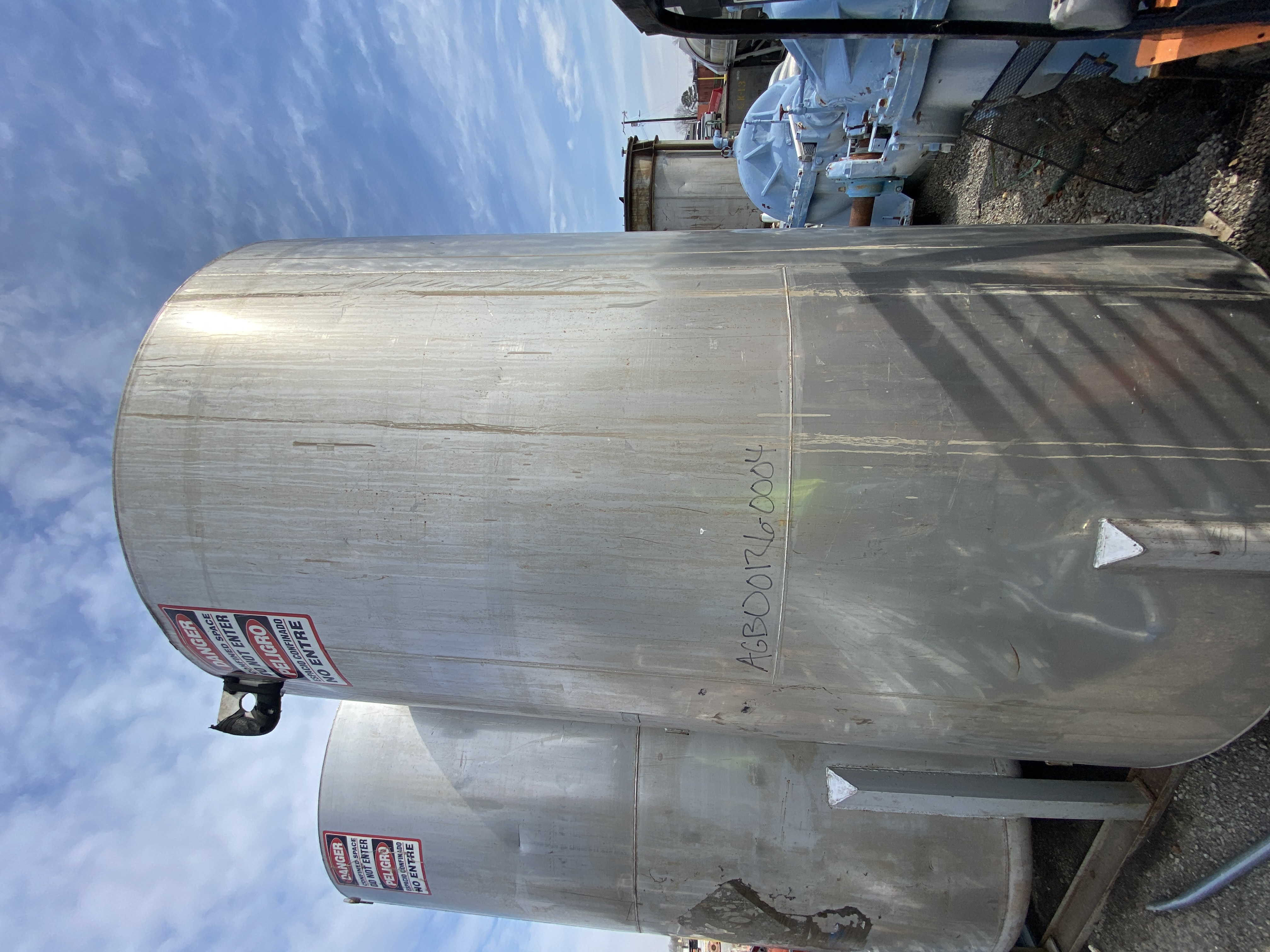 2400 gallon Bendel, 304 Stainless Steel Vertical Tank, 76" diameter x 120" straight side, dished top & - Image 4