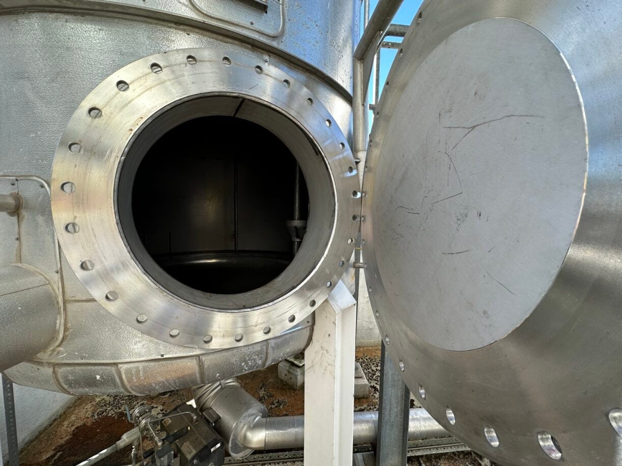 1550 gallon Savannah Tank, 316 Stainless Steel Vertical Tank, 6' diameter x 6' 3" straight side, 2 psi/FV @ - Image 3