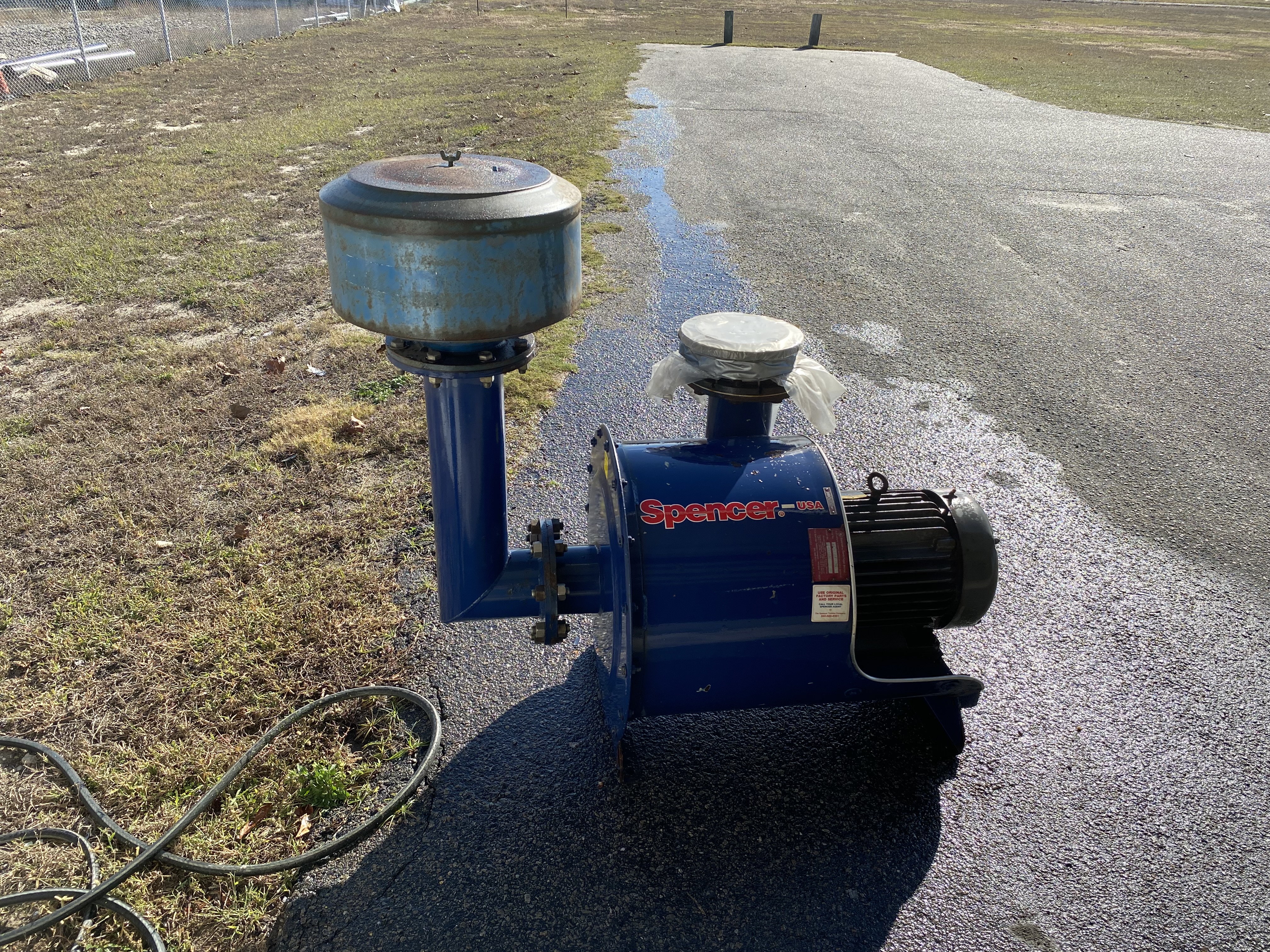 650 cfm, Spencer #24105B1, Blower, w/inlet filter, 20 HP Baldor, 3525 RPM, 208-230/460 V. (4 available) - Image 1