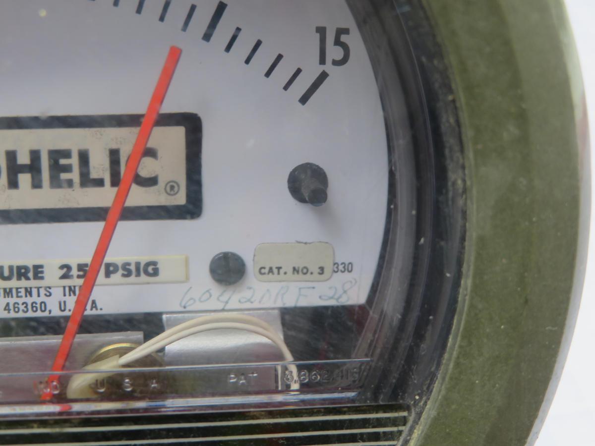 Dwyer #3330, pressure gauge - Image 4