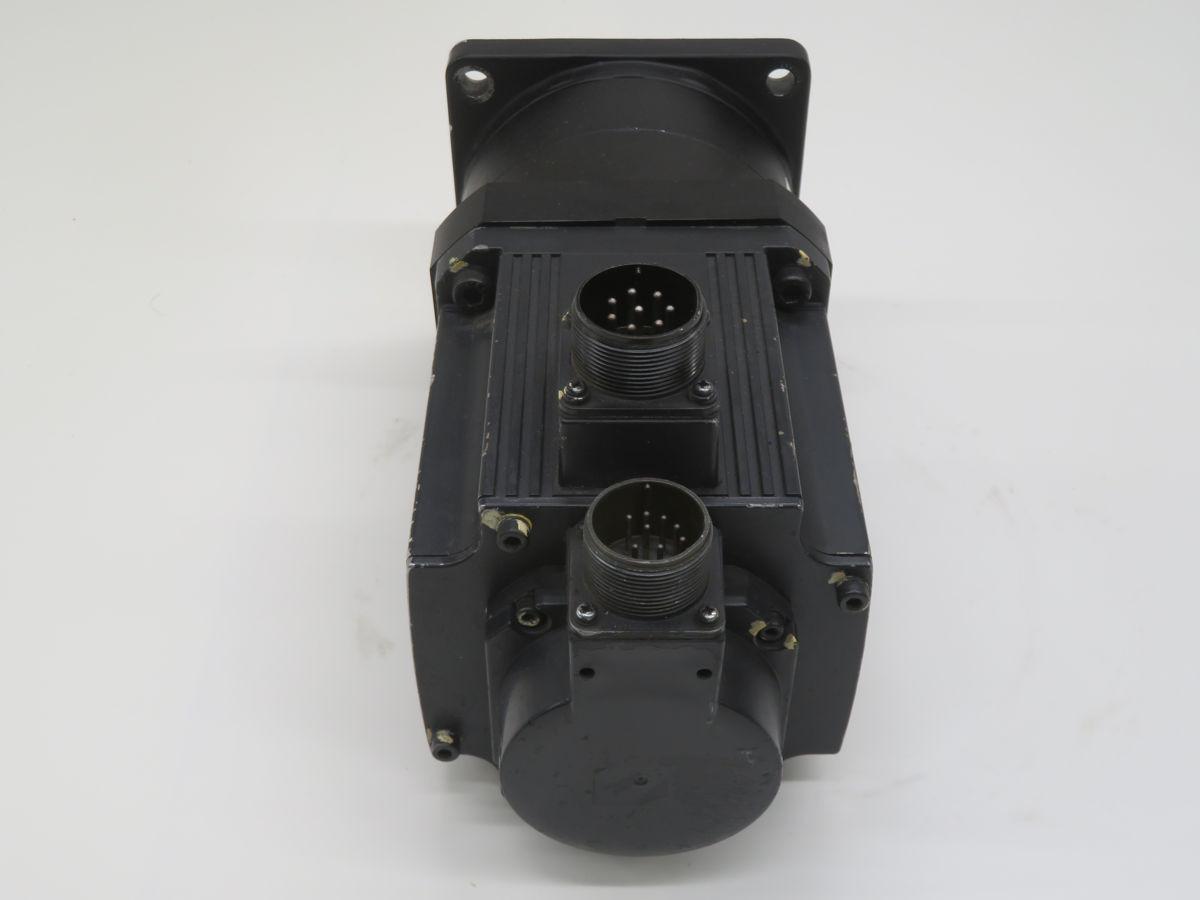 Mitsubishi #HC-SF153X-S2, AC servo motor, 1.5 KW, 4.77 Nm, 3000 RPM - Image 1