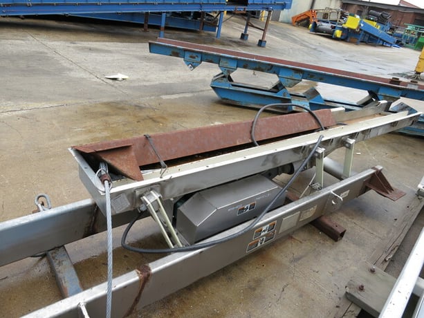 12" wide x 9' long, Link-Belt shaker conveyor, used - Image 1