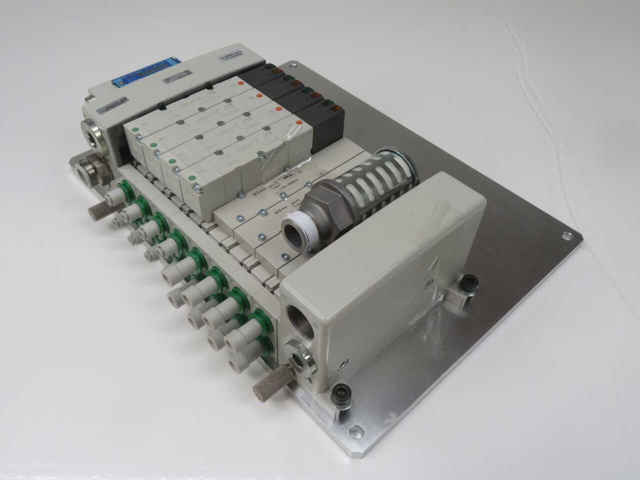 SMC #VV5QC41-08C12FSEAN-X132, VV5Q manifold, 4/5 port solenoid valve - Image 2