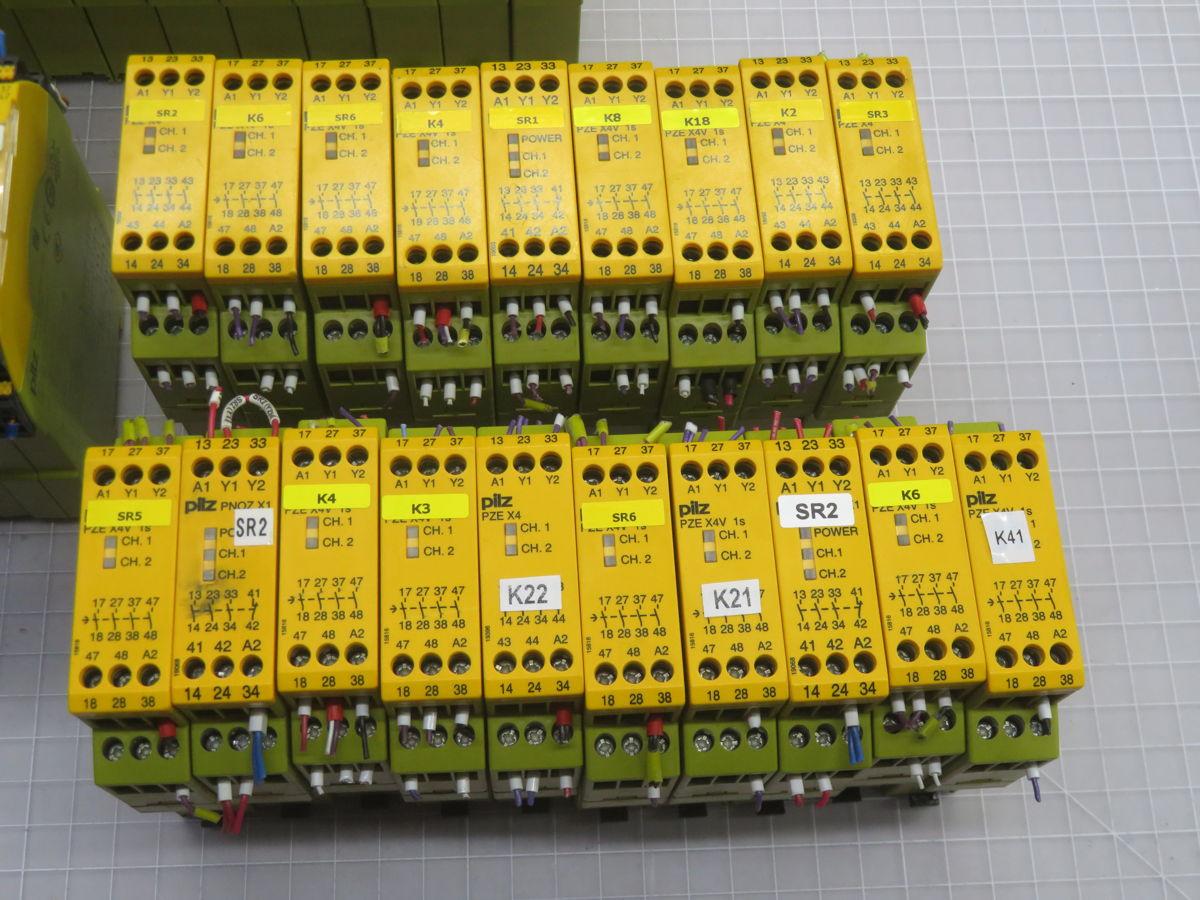 Pilz, mixed safety relay controls, 24 Volts DC, LOT of 37 - Image 3