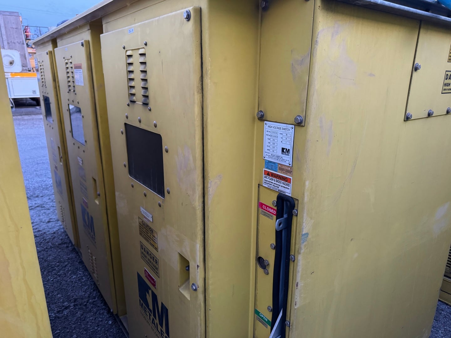 600 Amp. Metalec, Load Break Switch, triple-unit, 4160 Volts, 3PH, 2010 - Image 1