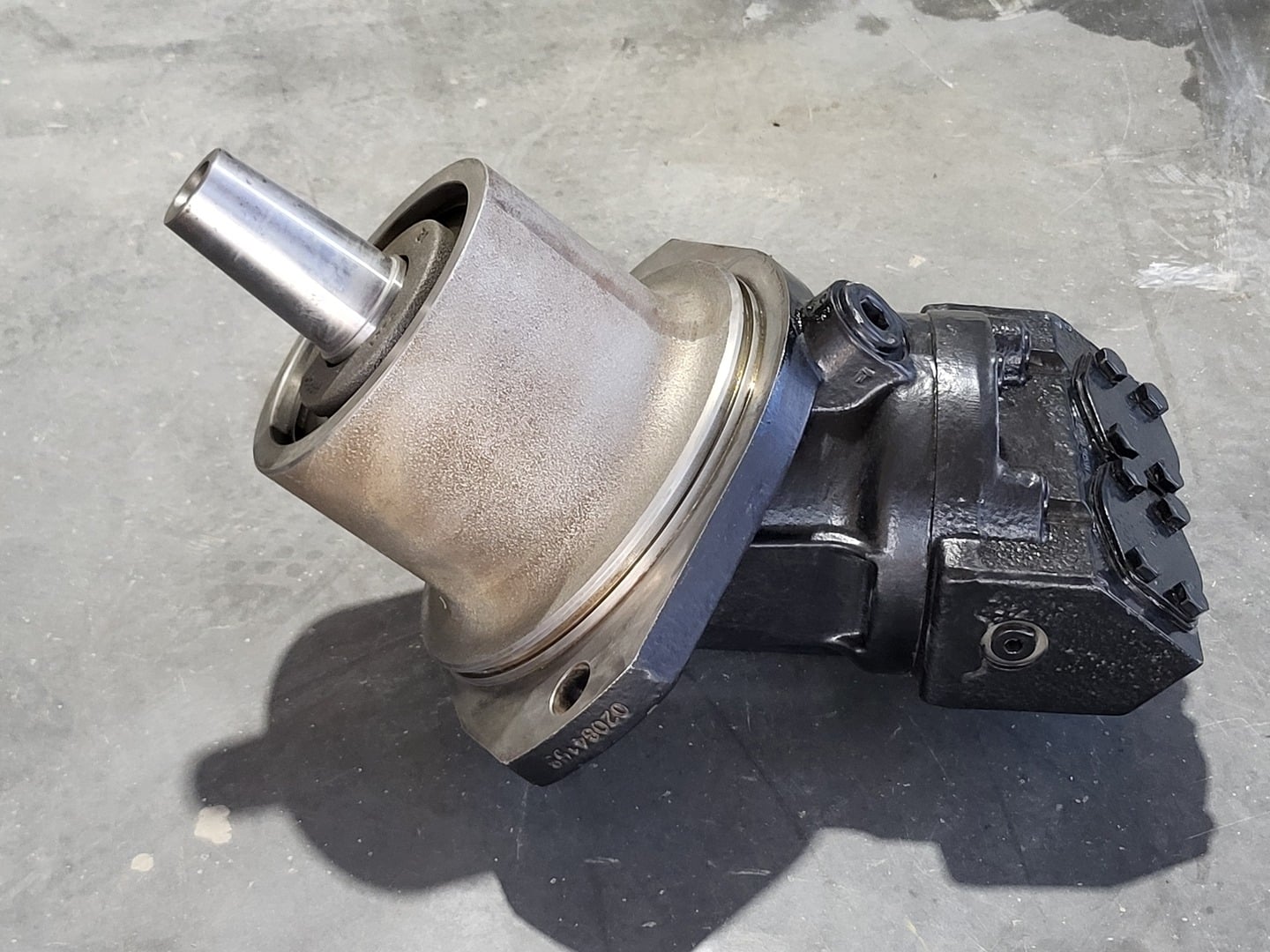 Caterpillar #10R-5601, Axial Piston Motor, fixed displacement - Image 1