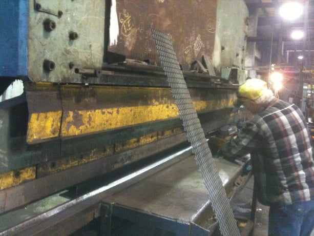 175 Ton, Wysong #HF175-13, hydraulic brake, 13' overall, 1212" between housing, 7" stroke, 12" throat - Image 3
