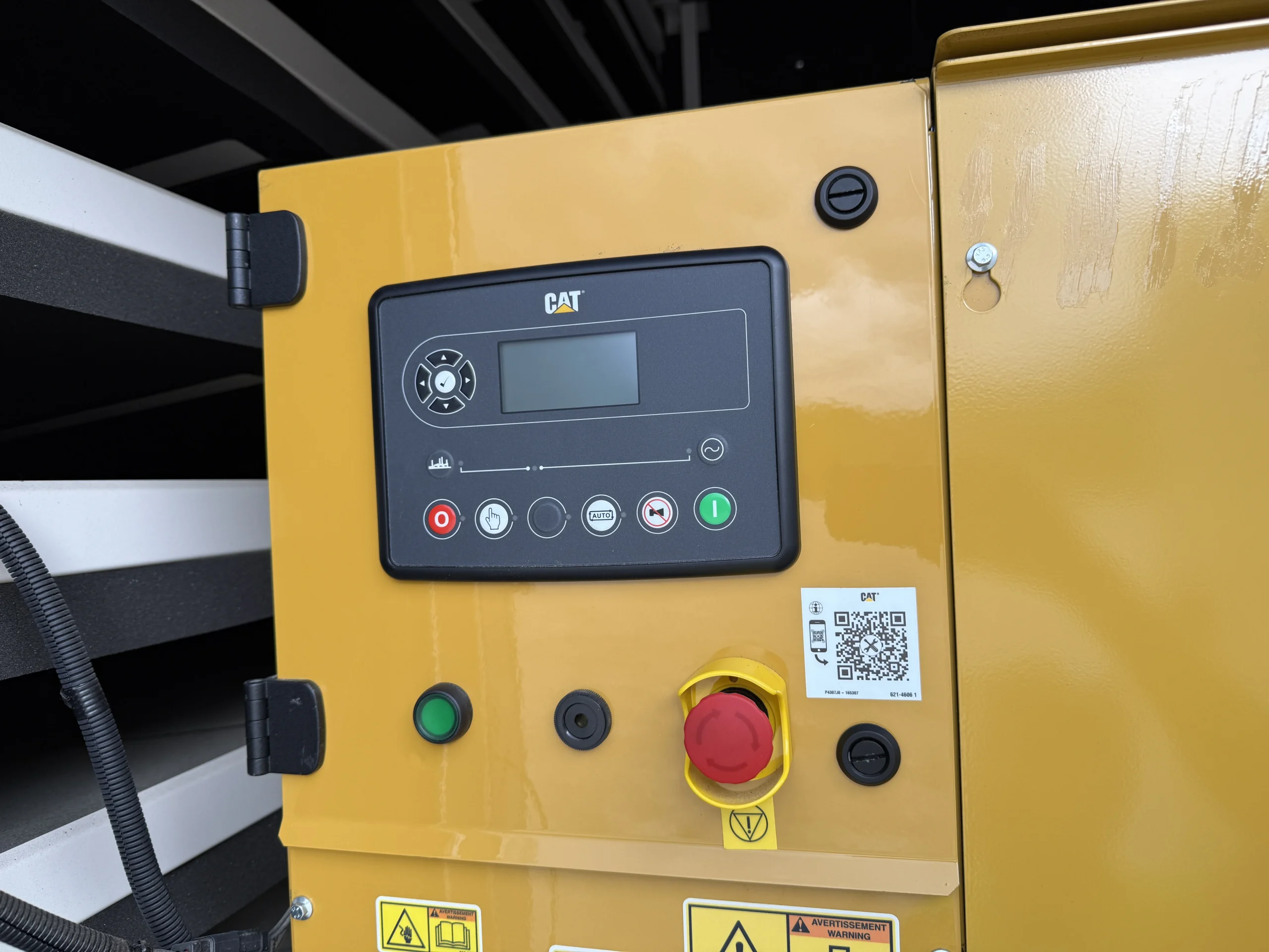 800 KW Caterpillar #D800-GC, diesel generator set, 480/277 Volts, 3-phase, 1214 HP, C27 engine, Tier 2, sound - Image 8