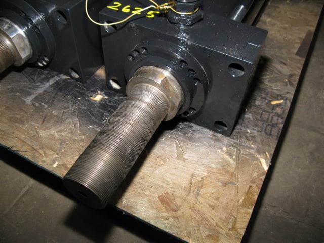 5" Bore, Hydroline, 3.5" dia rod, 30" stroke, 3000 psi, male rod end, 1.5" ports, double-action, #2625 (2 - Image 2