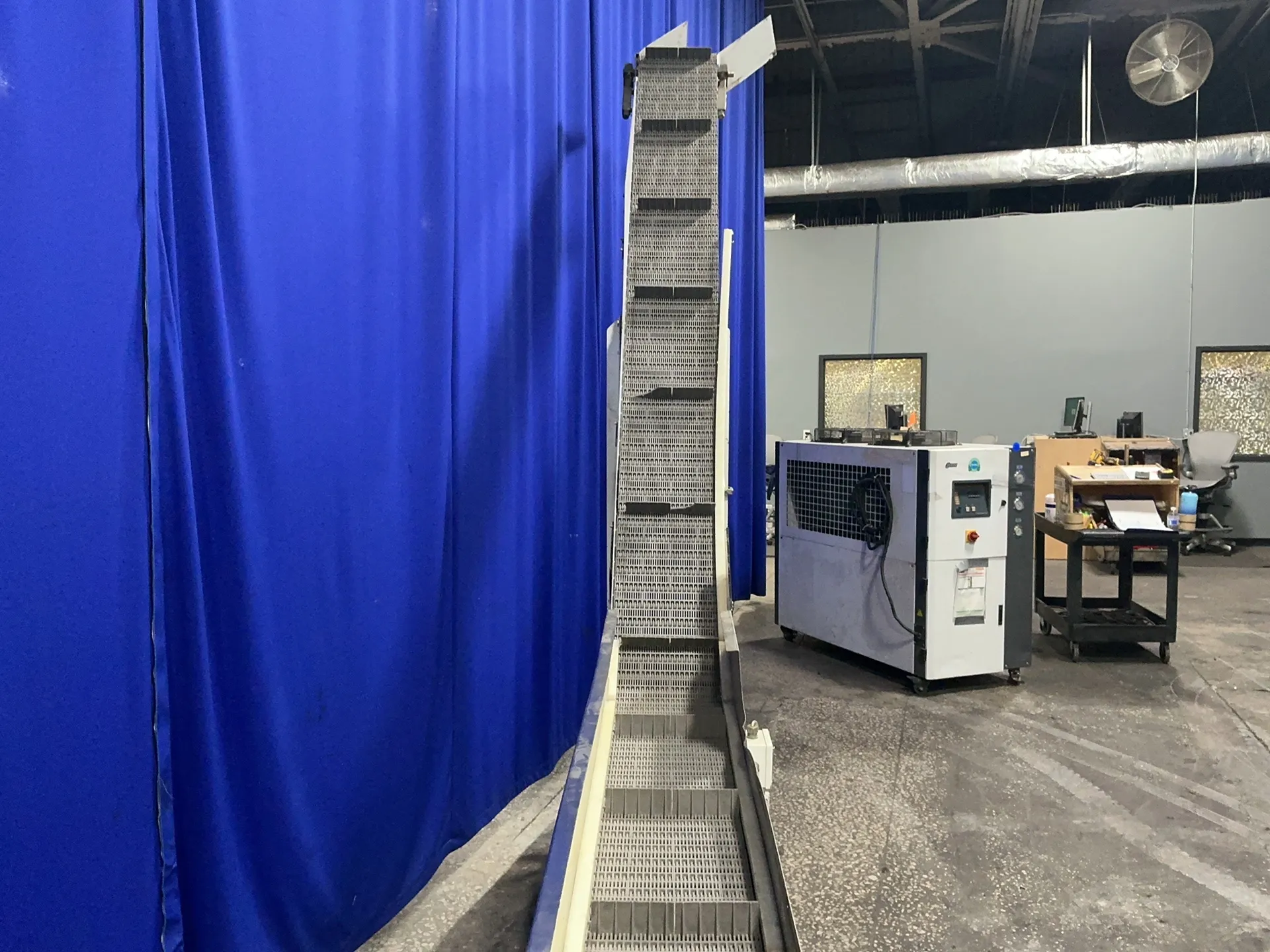 11" wide x 148" long, incline conveyor, 6' flat length, 85" chute rise, 12" flat height, 2" cleat height, .33 - Image 5