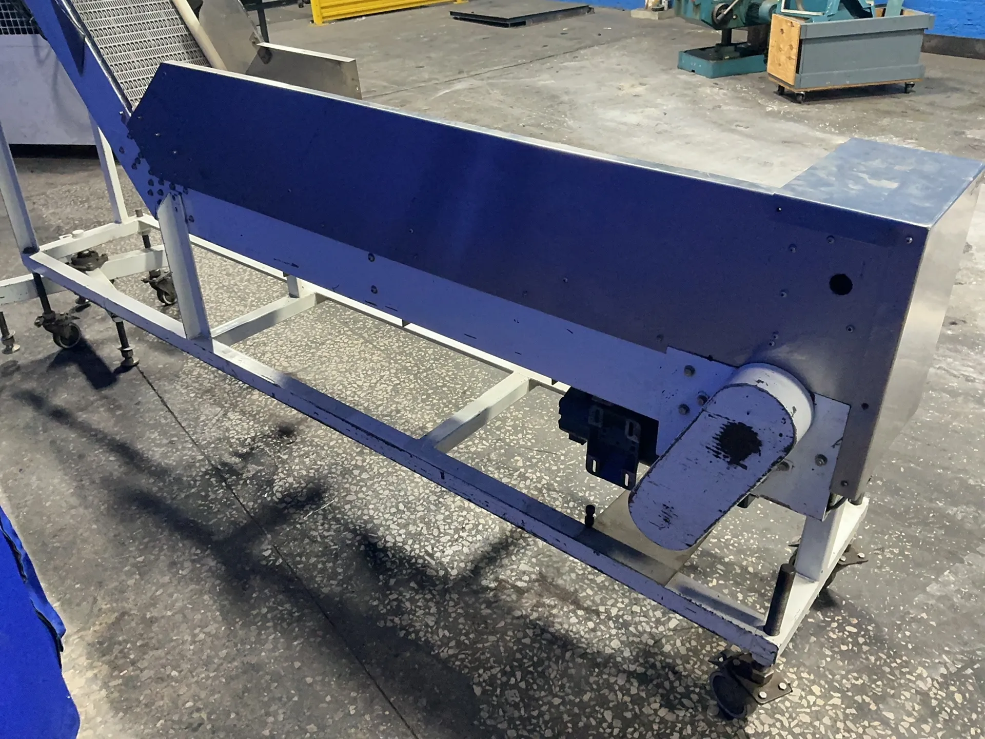 11" wide x 148" long, incline conveyor, 6' flat length, 85" chute rise, 12" flat height, 2" cleat height, .33 - Image 6