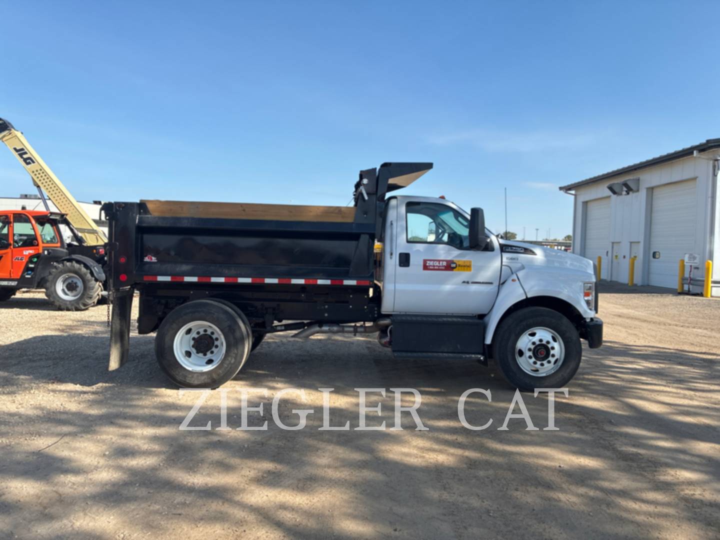 Ford Truck TRUCK, 9404 hours, S/N: 1FDPF7DC6NDF11492, 2022 - Image 2