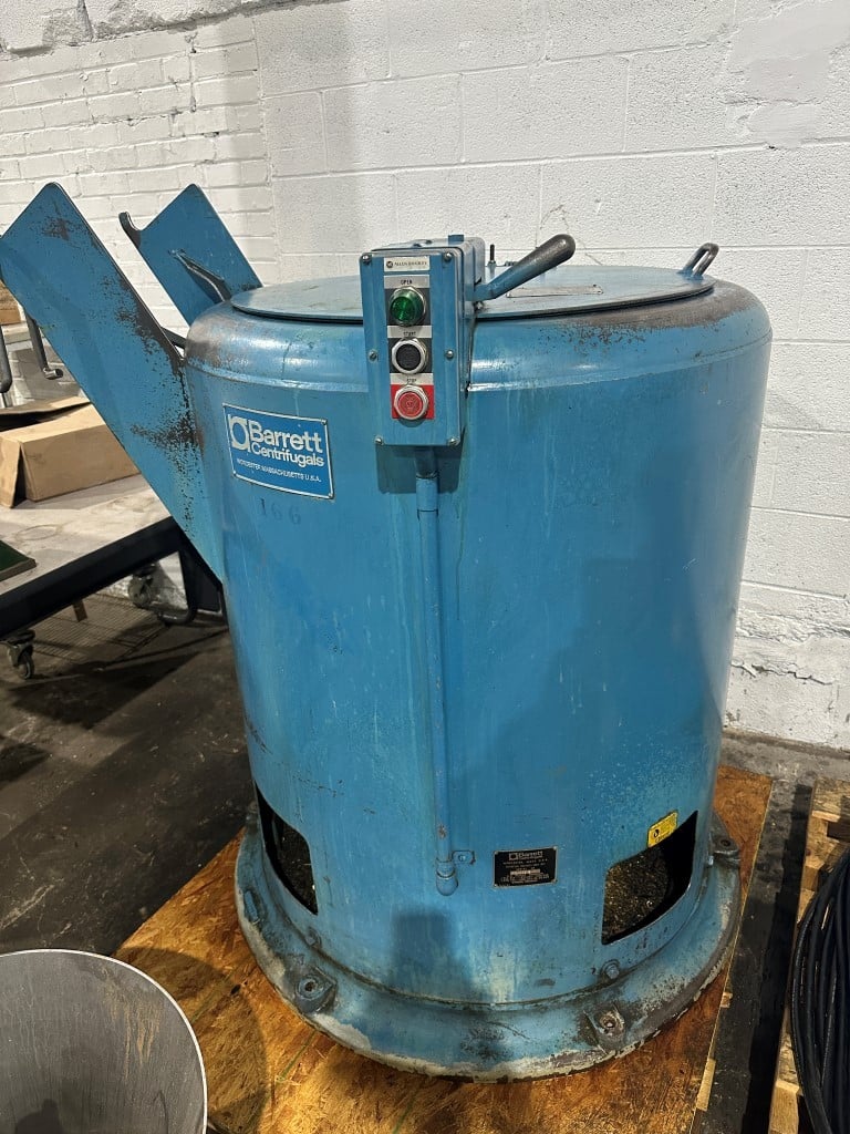 Barrett #401-E, chip wringer, 2.1 cu. ft., 225 lb. max. load, 20 loads per hour, (3) 23" pans w/ carts, 460 V. - Image 2