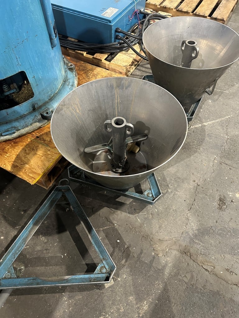 Barrett #401-E, chip wringer, 2.1 cu. ft., 225 lb. max. load, 20 loads per hour, (3) 23" pans w/ carts, 460 V. - Image 8