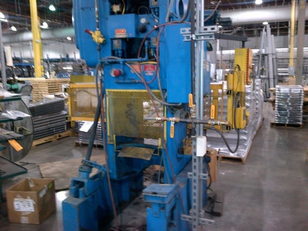 60 Ton, Bliss #C-60, OBI press, 3" stroke, 32" x 21" bed, 5 HP, Metal Tech Jobber Plus controls, pre-owned - Image 3