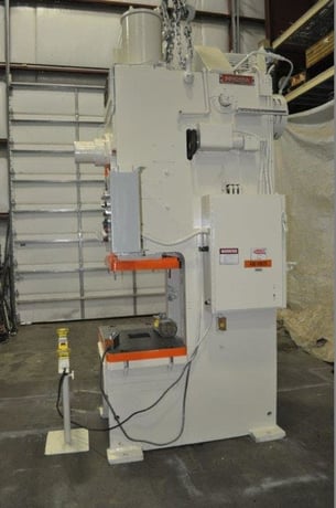 90 Ton, Niagara #E90S, 9" stroke, 18" Shut Height, 39" x25" bed, 46 SPM, 2" bolster, floor standing - Image 5