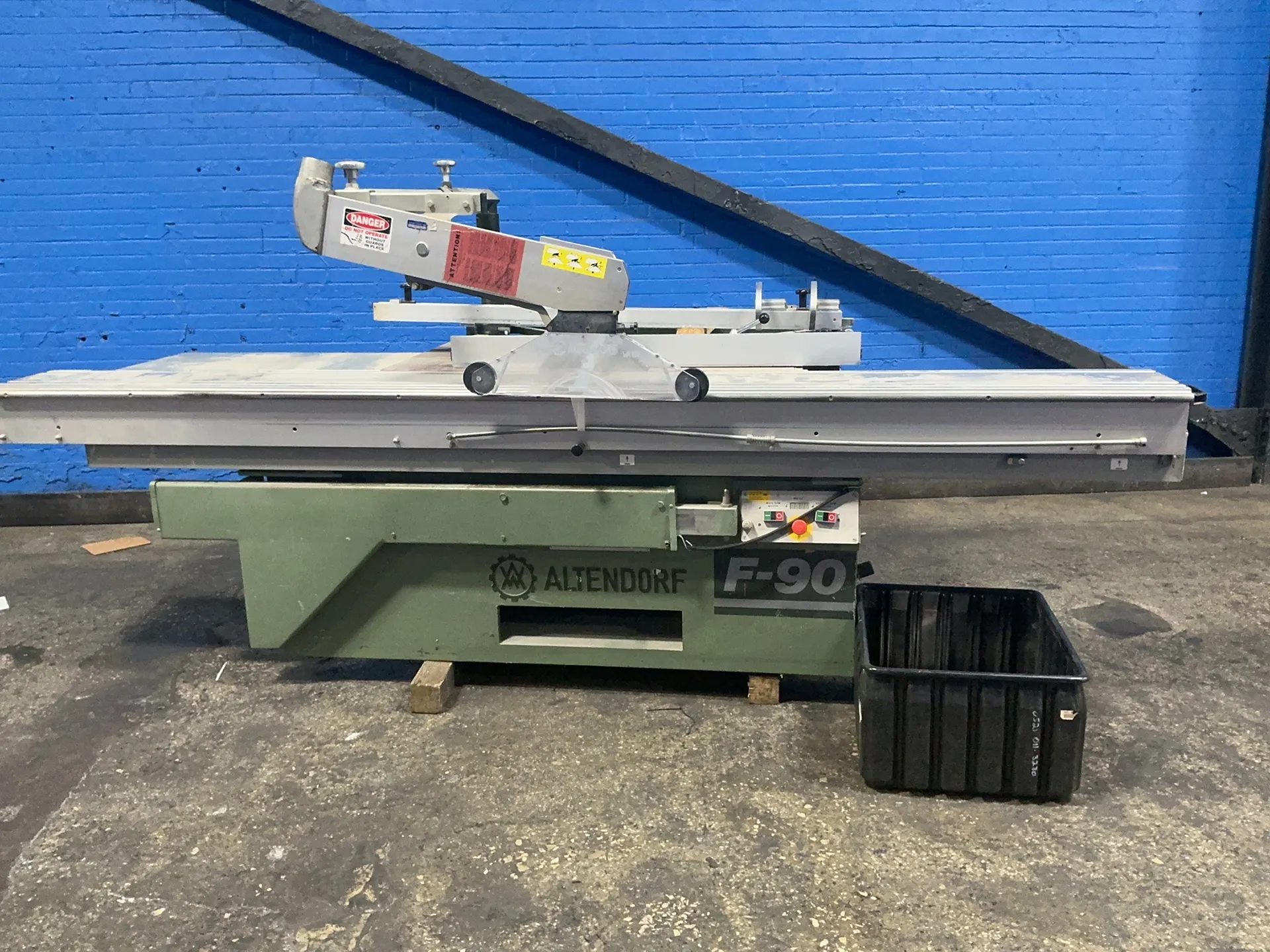 Altendorf #F-90, sliding table panel saw, 12" blade, 12" x 129" table - Image 4