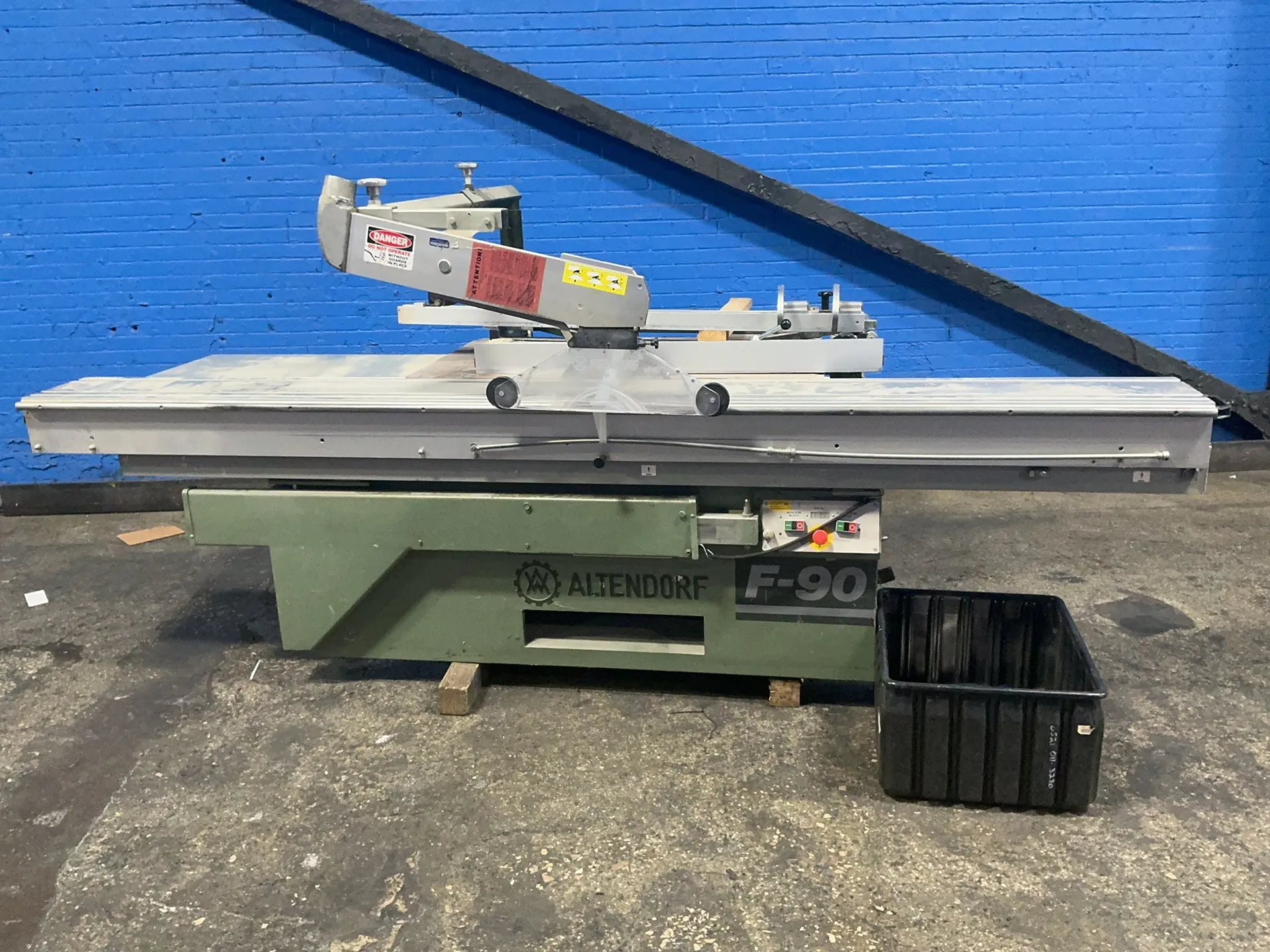 Altendorf #F-90, sliding table panel saw, 12" blade, 12" x 129" table - Image 5