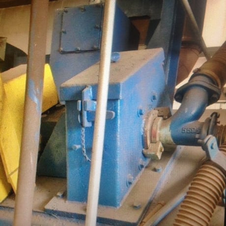 Wheelabrator structural blaster, 48" W x 20" H opening, roll conveyor - Image 3