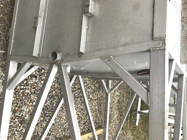 1300 gallon Stainless Steel, 5' x 5' x 7' 3" length, side open, sanitary - Image 4