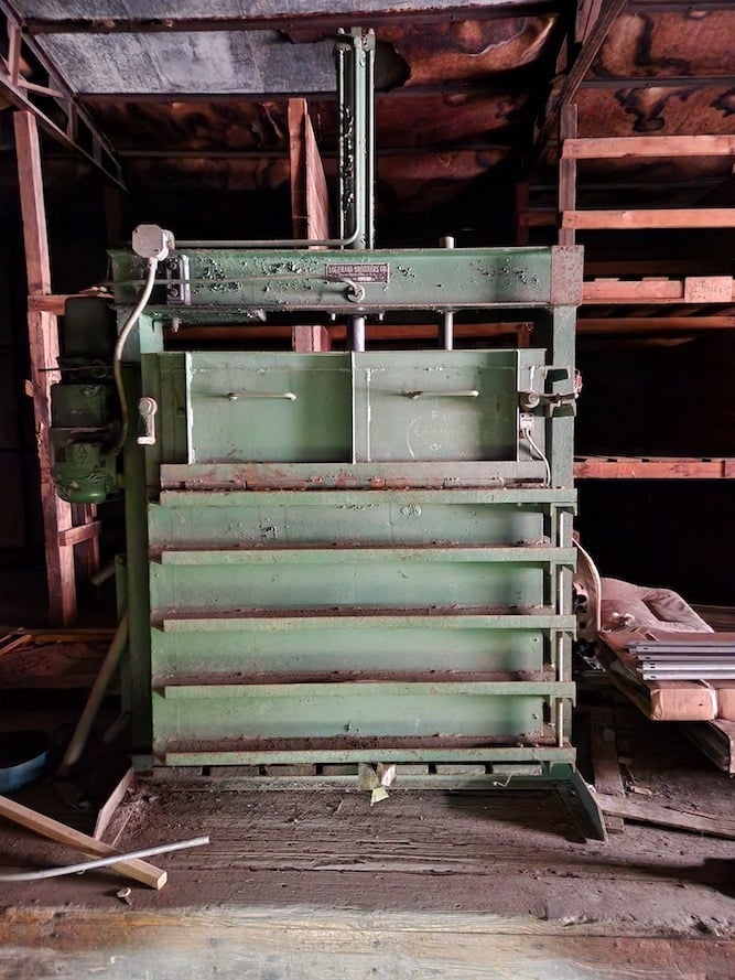 Logemann #345-AT, 2-ram baler, approx. 57" x 118" box opening, 100 HP, 12-20 TPH, used - Image 1