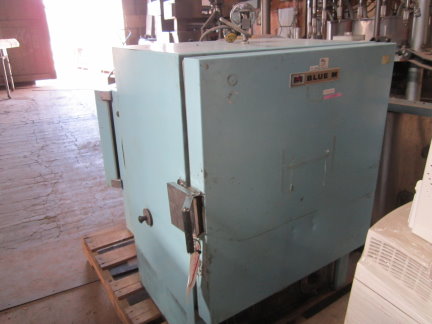 20" width x 15" H x 15" D Blue M, 120 volt, rated at 1600 watts - Image 1